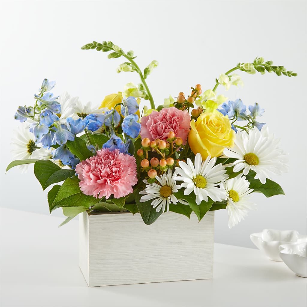 Sun Salutation Box Bouquet – Rainbow Flower Shop, Huron SD