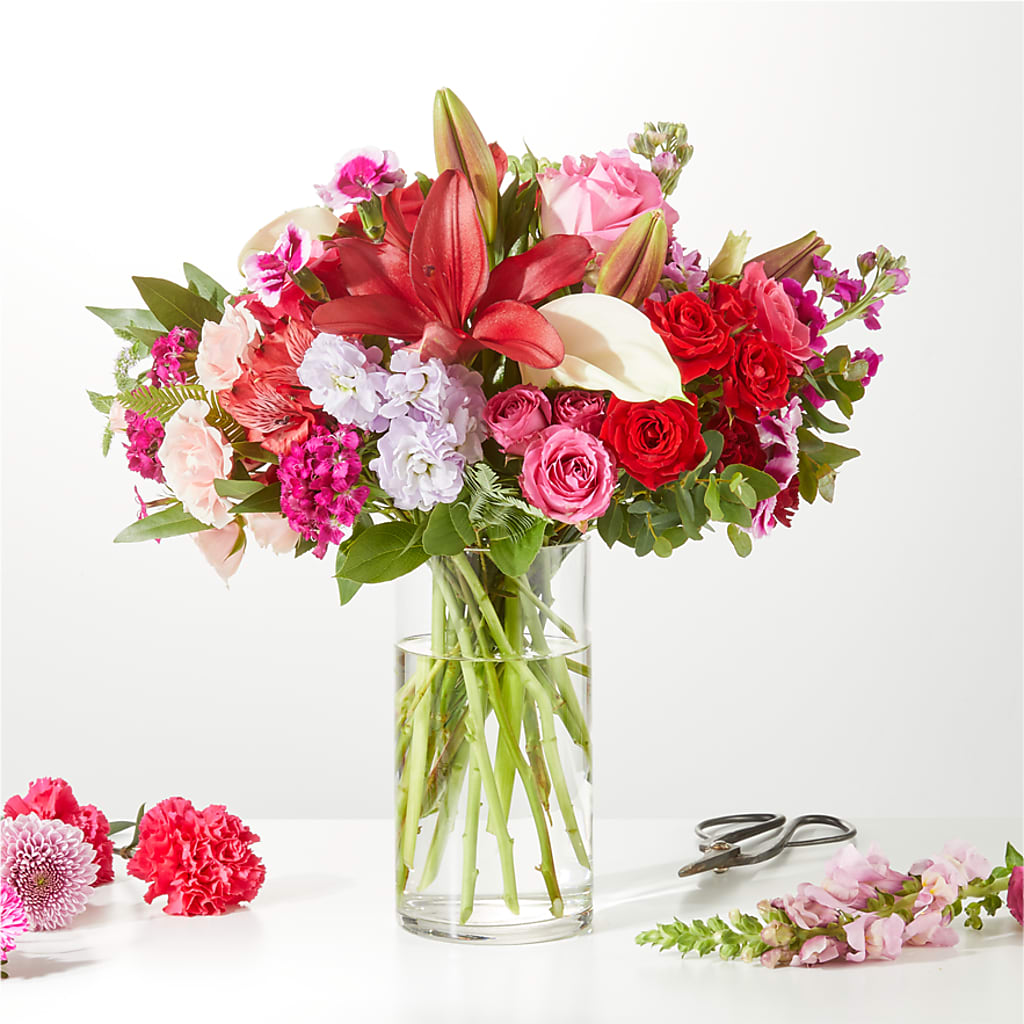 Swooning Over You - A Luxury Florist Original – Rainbow Flower Shop, Huron SD