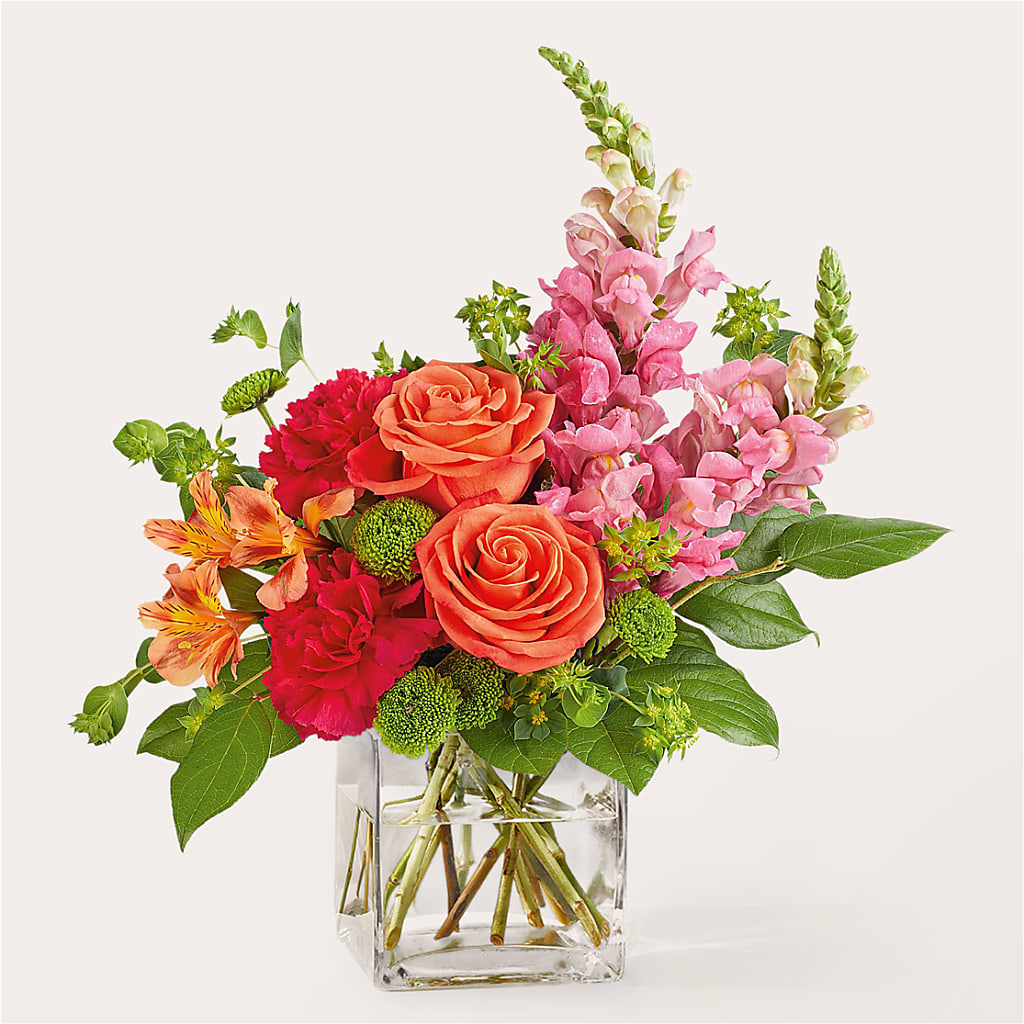 Cosmopolitan Bouquet – Rainbow Flower Shop, Huron SD