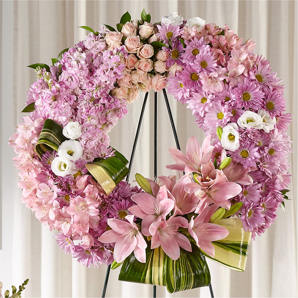 Gift of Warmth Wreath – Rainbow Flower Shop, Huron SD