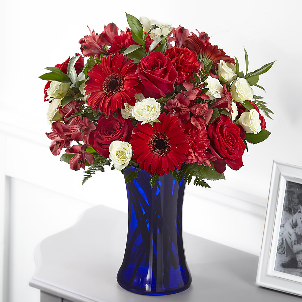 Hearts Embrace Bouquet – Rainbow Flower Shop, Huron SD