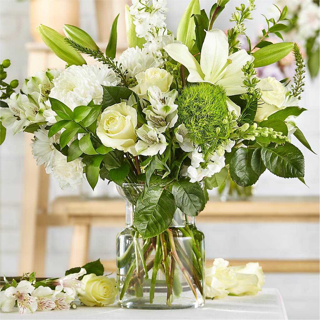 Classic Ivory – A Florist Original – Rainbow Flower Shop, Huron SD