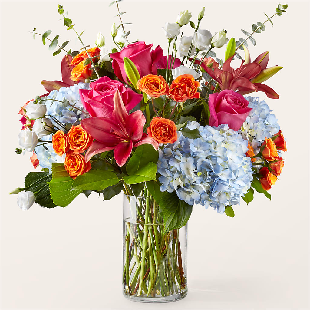 Awestruck Luxury Bouquet – Rainbow Flower Shop, Huron SD