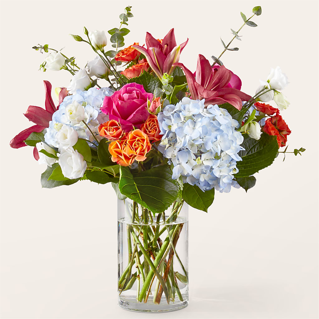 Awestruck Luxury Bouquet – Rainbow Flower Shop, Huron SD