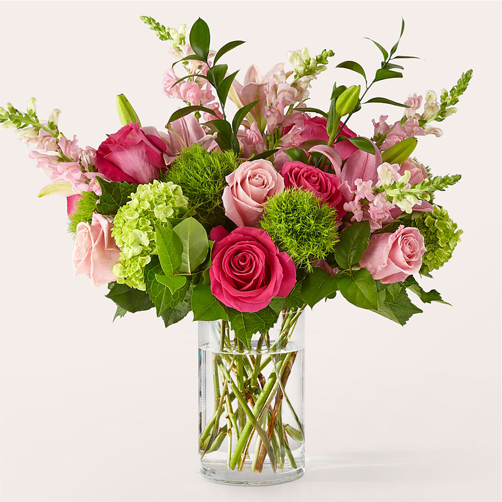 Fit for a Queen Luxury Bouquet – Rainbow Flower Shop, Huron SD