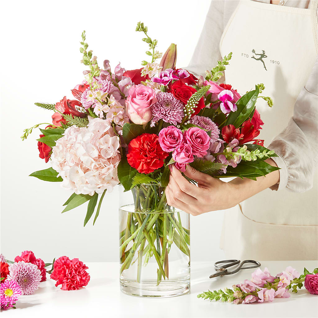 Swooning Over You - A Luxury Florist Original –  Rainbow Flower Shop, Huron SD