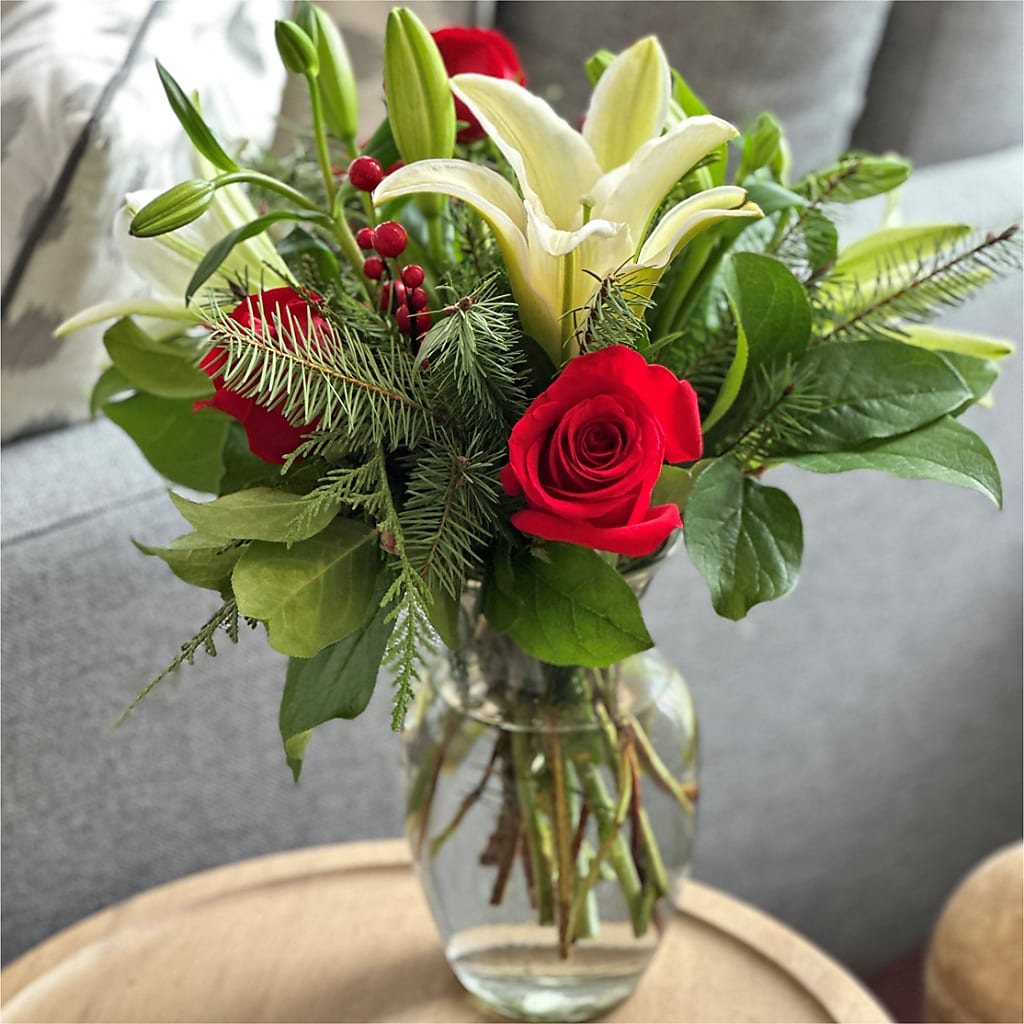 Sparkling Snowflakes Bouquet –  Rainbow Flower Shop, Huron SD
