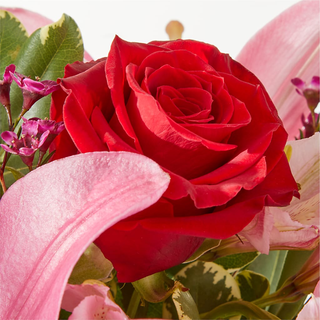 Lucky in Love Bouquet –  Rainbow Flower Shop, Huron SD