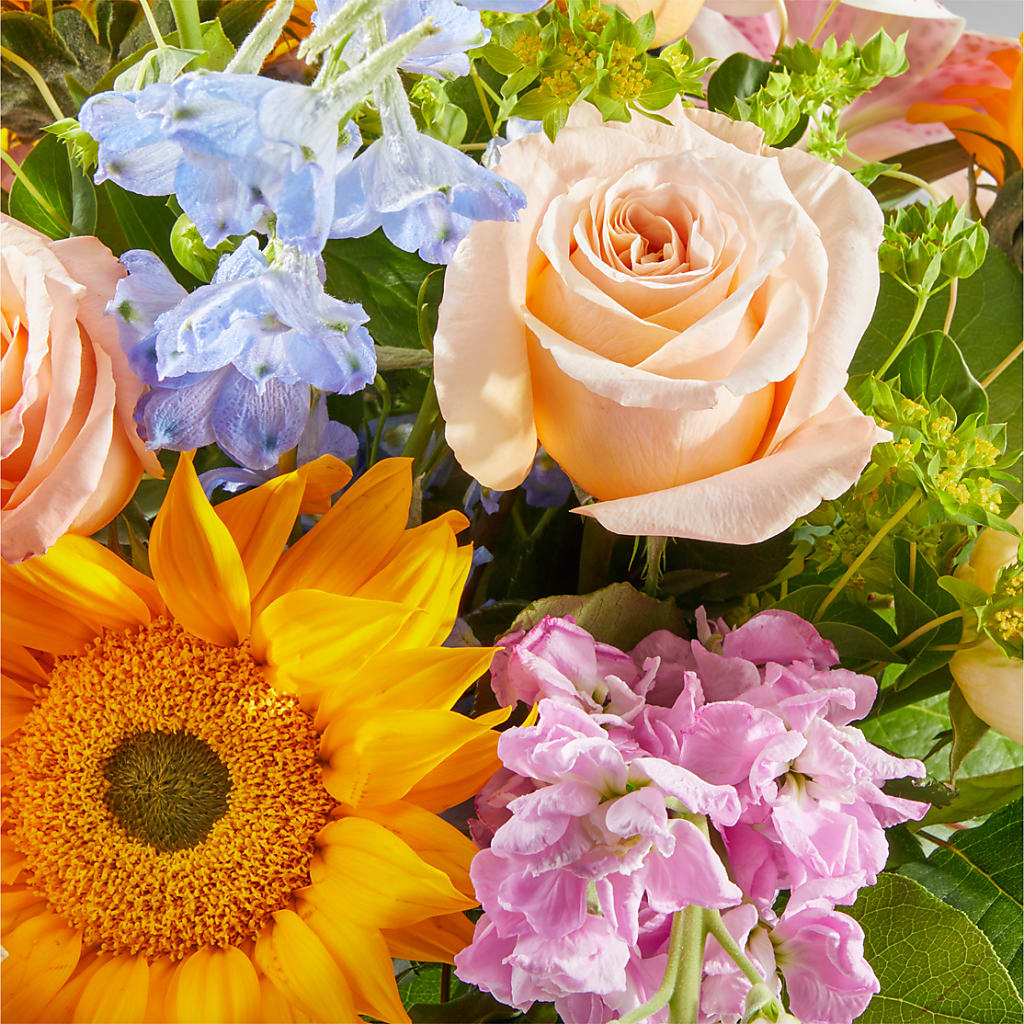Dreamy Meadows Bouquet –  Rainbow Flower Shop, Huron SD