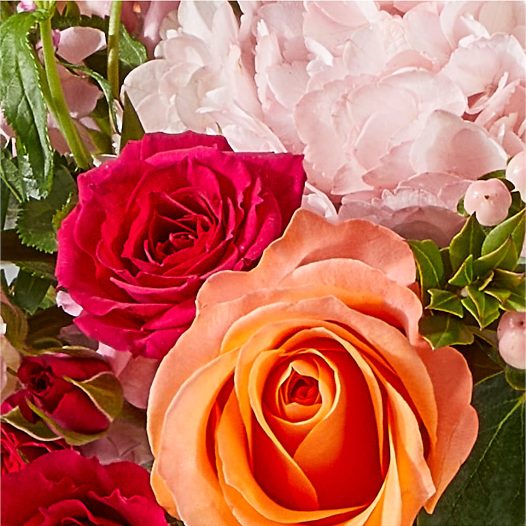 Glitz & Glam Bouquet –  Rainbow Flower Shop, Huron SD