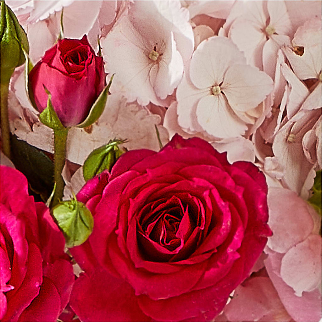 Glitz & Glam Bouquet –  Rainbow Flower Shop, Huron SD
